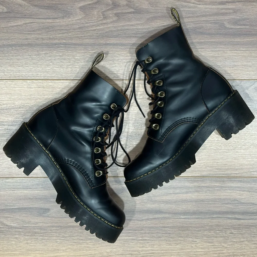 Dr. Martens Leona 7 Hook Boots in Black Size 10 - Picture 9 of 16